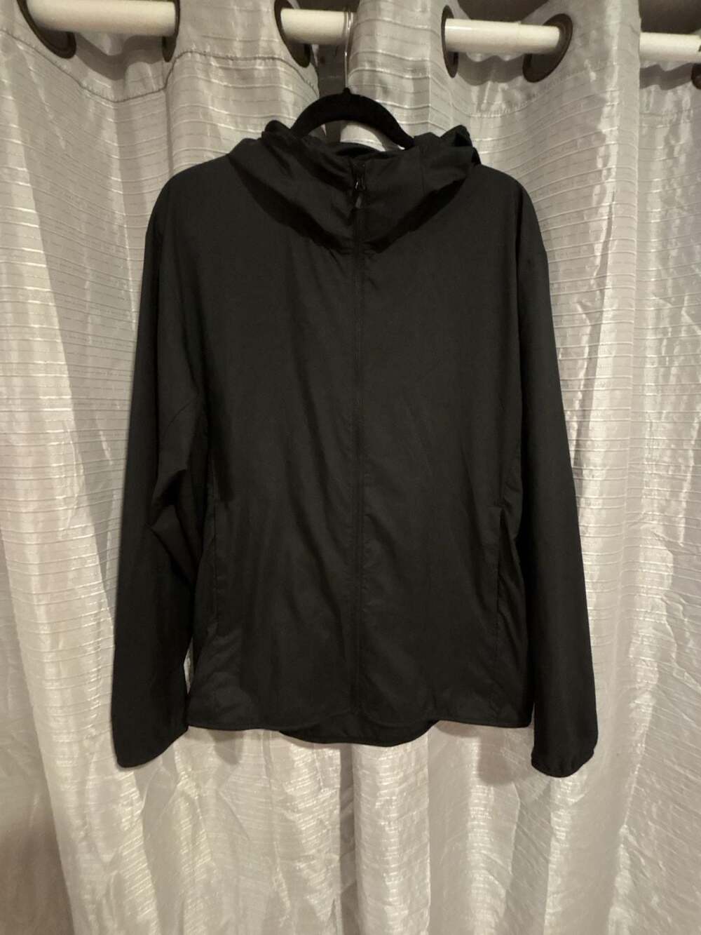 Uniqlo UV Protection Pocketable Parka Size L Black